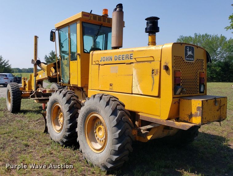 image for item DO3024 1991 John Deere 770B-H  motor grader