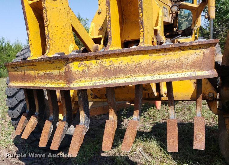 image for item DO3024 1991 John Deere 770B-H  motor grader