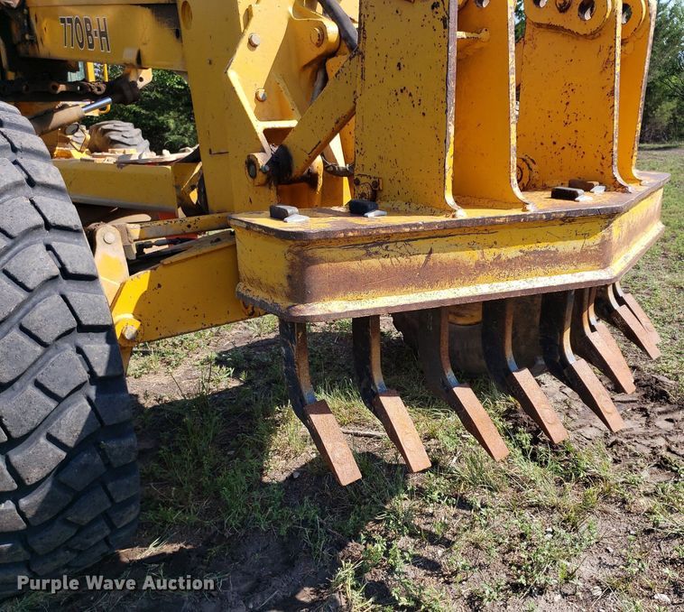 image for item DO3024 1991 John Deere 770B-H  motor grader