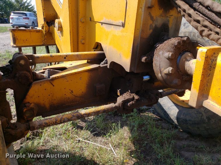 image for item DO3024 1991 John Deere 770B-H  motor grader