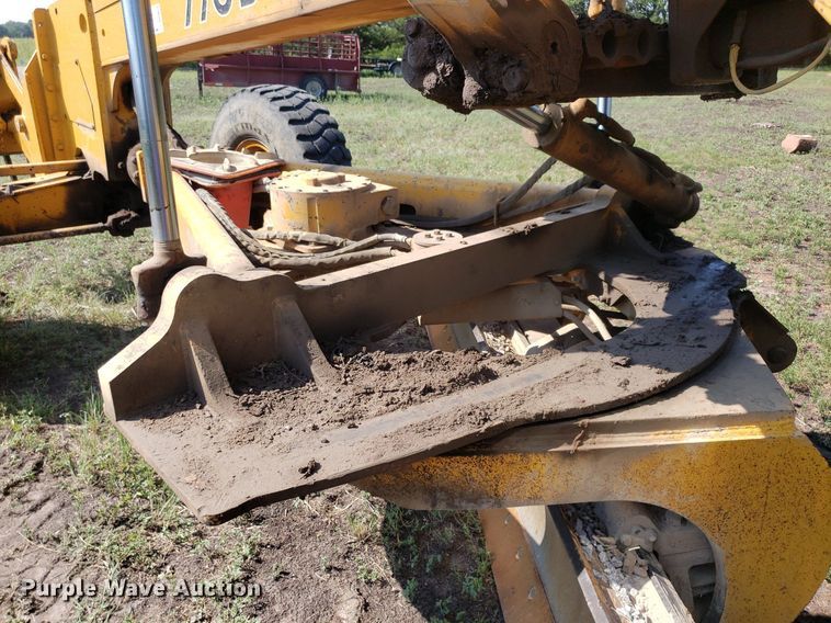 image for item DO3024 1991 John Deere 770B-H  motor grader