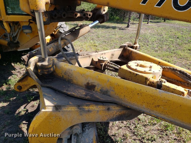 image for item DO3024 1991 John Deere 770B-H  motor grader