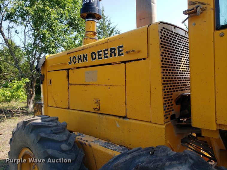 image for item DO3024 1991 John Deere 770B-H  motor grader