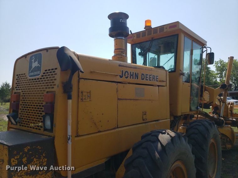 image for item DO3024 1991 John Deere 770B-H  motor grader