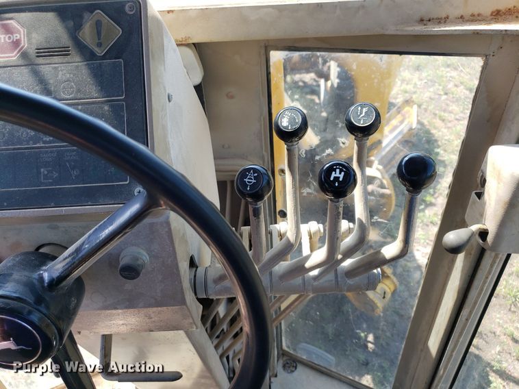 image for item DO3024 1991 John Deere 770B-H  motor grader