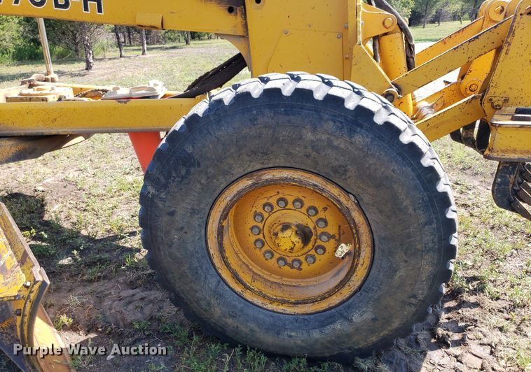image for item DO3024 1991 John Deere 770B-H  motor grader