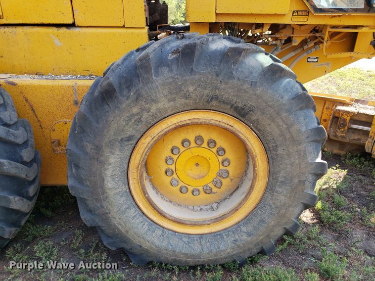 image for item DO3024 1991 John Deere 770B-H  motor grader