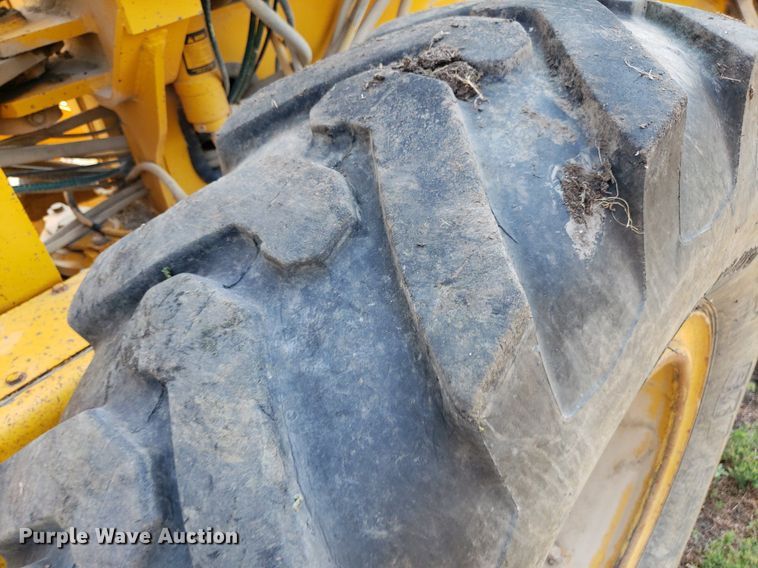 image for item DO3024 1991 John Deere 770B-H  motor grader