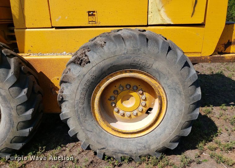 image for item DO3024 1991 John Deere 770B-H  motor grader