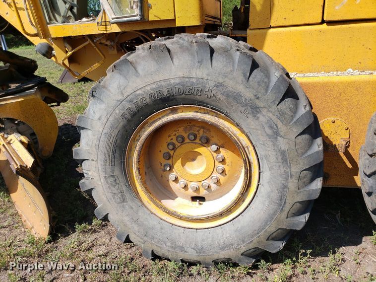 image for item DO3024 1991 John Deere 770B-H  motor grader