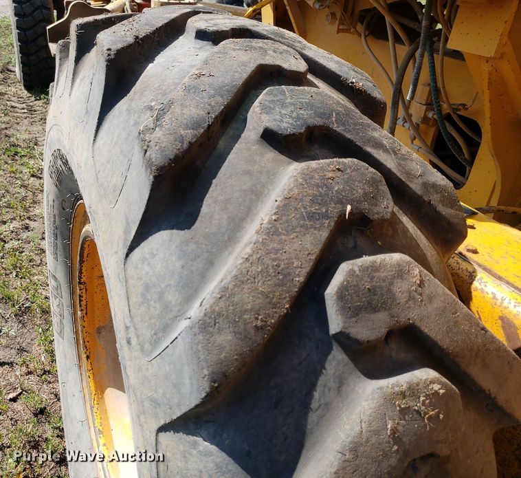 image for item DO3024 1991 John Deere 770B-H  motor grader