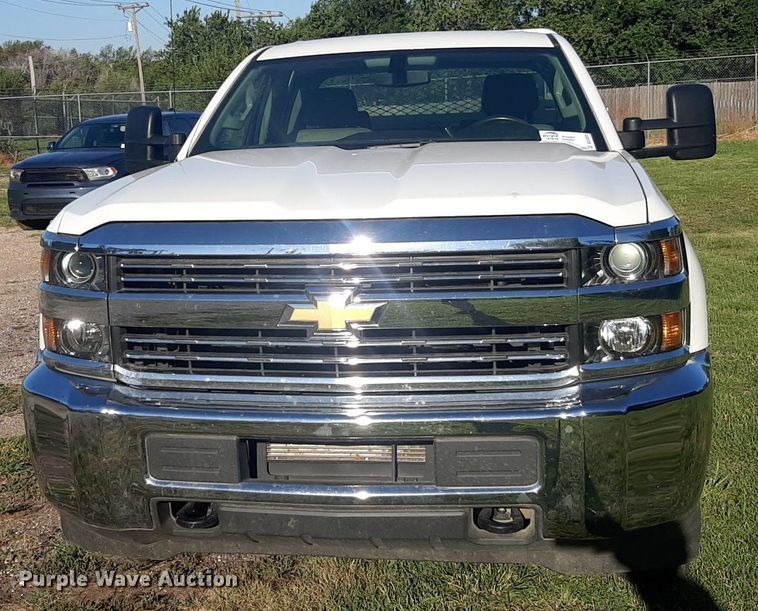 image for item DO3050 2018 Chevrolet Silverado 2500HD  Double Cab pickup truck