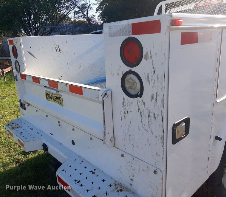 image for item DO3050 2018 Chevrolet Silverado 2500HD  Double Cab pickup truck