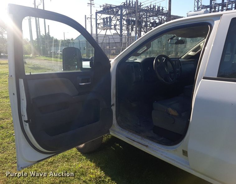 image for item DO3050 2018 Chevrolet Silverado 2500HD  Double Cab pickup truck