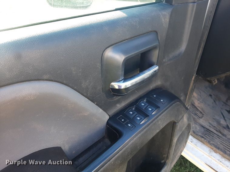 image for item DO3050 2018 Chevrolet Silverado 2500HD  Double Cab pickup truck