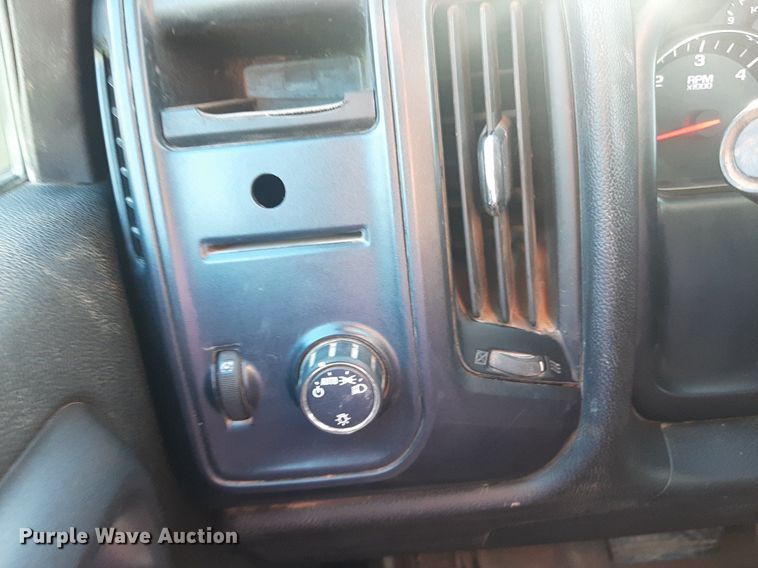 image for item DO3050 2018 Chevrolet Silverado 2500HD  Double Cab pickup truck