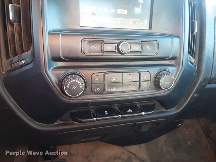 image for item DO3050 2018 Chevrolet Silverado 2500HD  Double Cab pickup truck