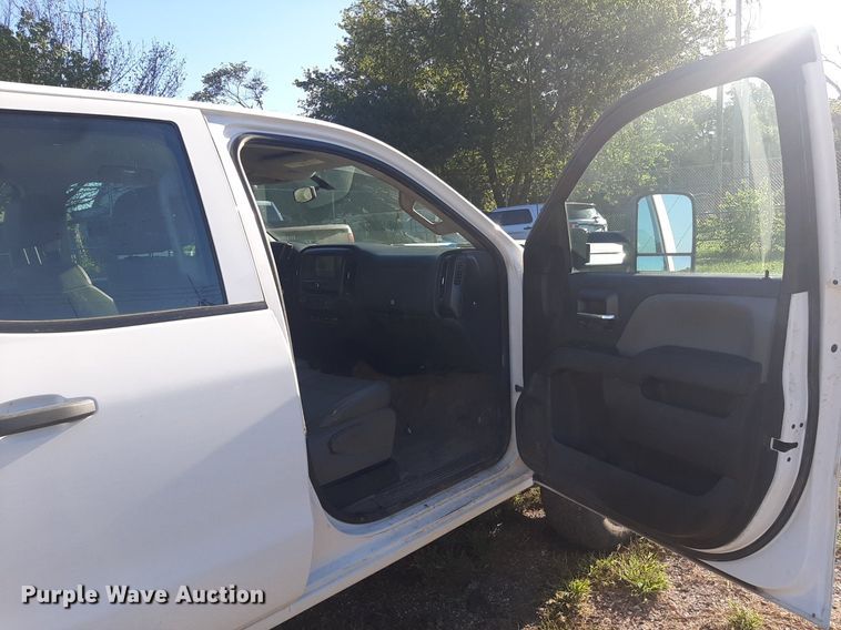 image for item DO3050 2018 Chevrolet Silverado 2500HD  Double Cab pickup truck