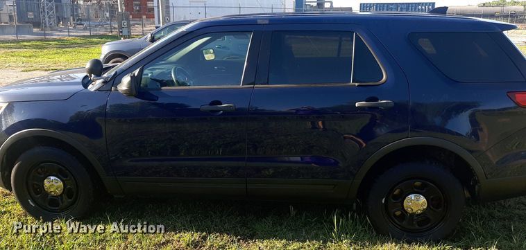 image for item DO3052 2016 Ford Explorer Police Interceptor  SUV