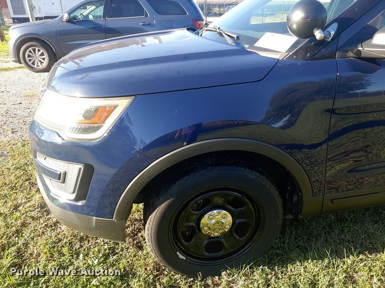 image for item DO3052 2016 Ford Explorer Police Interceptor  SUV