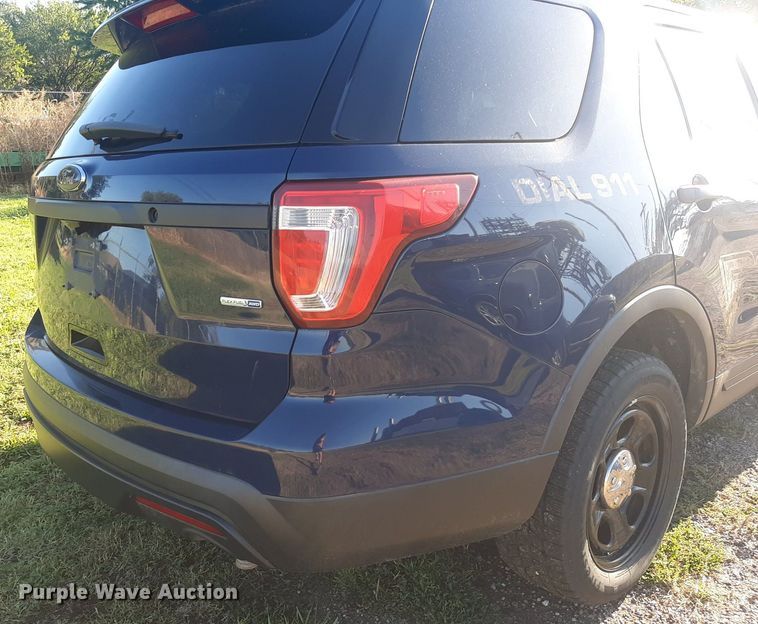 image for item DO3052 2016 Ford Explorer Police Interceptor  SUV