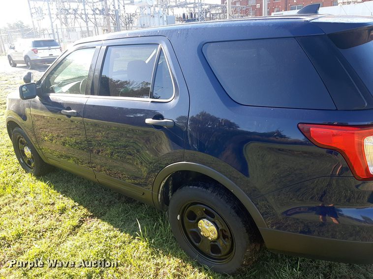 image for item DO3052 2016 Ford Explorer Police Interceptor  SUV