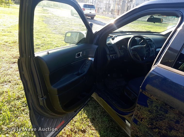 image for item DO3052 2016 Ford Explorer Police Interceptor  SUV