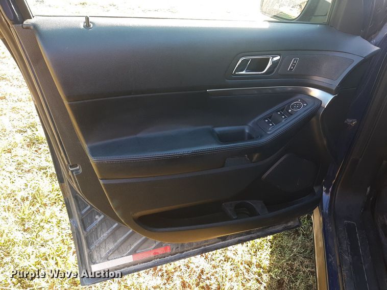 image for item DO3052 2016 Ford Explorer Police Interceptor  SUV