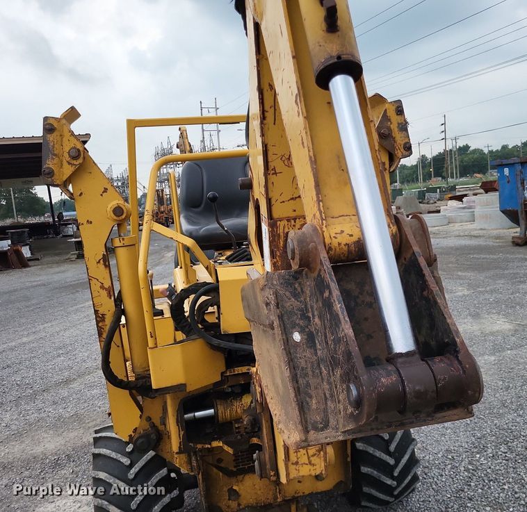 image for item DP5217 2001 Vermeer V3550A  trencher