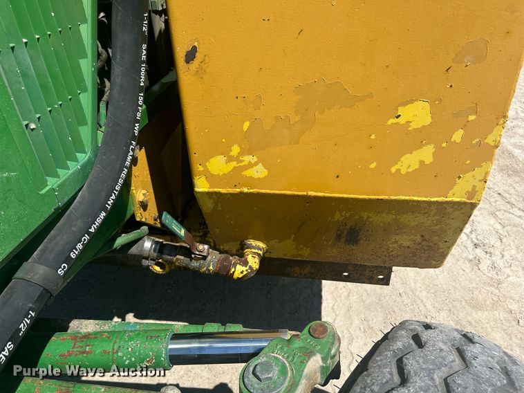 image for item DQ0903 1993 John Deere 6400  tractor