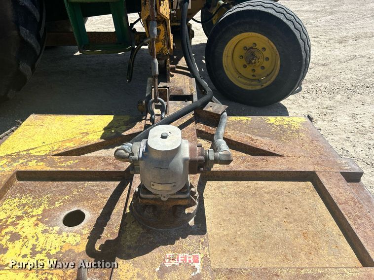 image for item DQ0903 1993 John Deere 6400  tractor