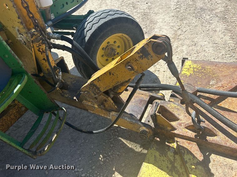 image for item DQ0903 1993 John Deere 6400  tractor