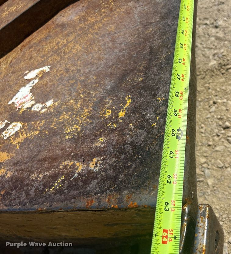 image for item DQ0903 1993 John Deere 6400  tractor