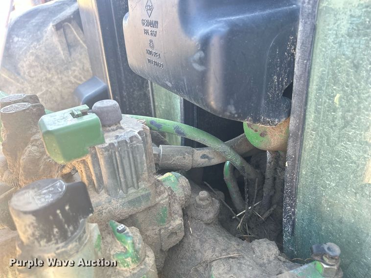 image for item DQ0903 1993 John Deere 6400  tractor