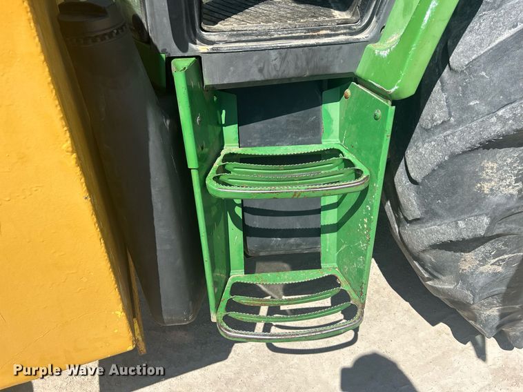 image for item DQ0903 1993 John Deere 6400  tractor