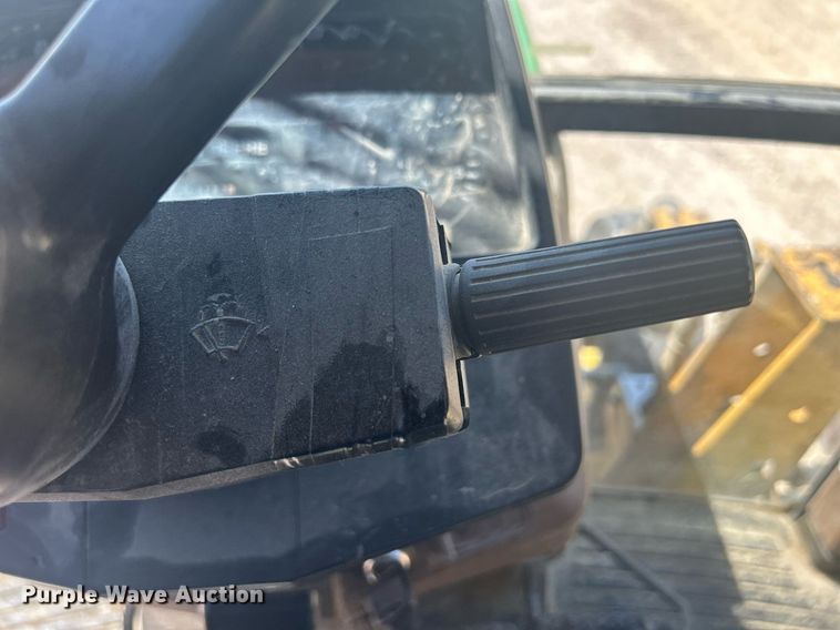 image for item DQ0903 1993 John Deere 6400  tractor