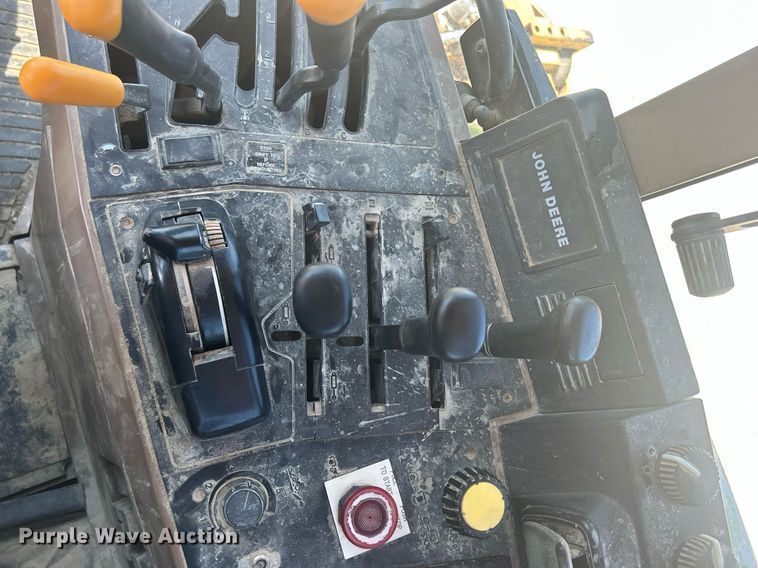 image for item DQ0903 1993 John Deere 6400  tractor