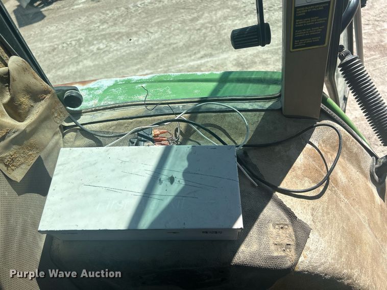 image for item DQ0903 1993 John Deere 6400  tractor