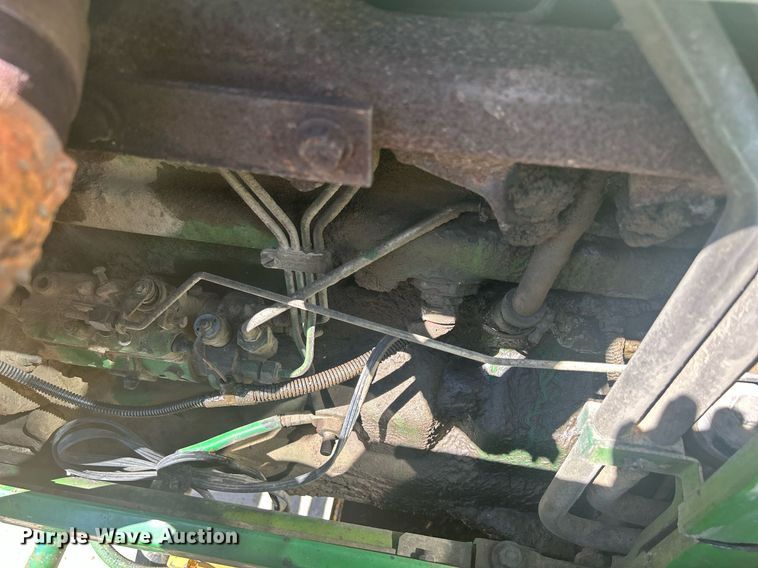 image for item DQ0903 1993 John Deere 6400  tractor