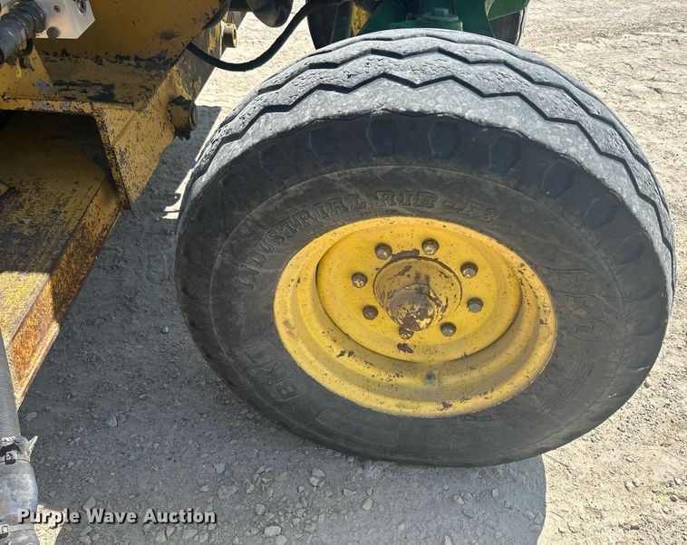 image for item DQ0903 1993 John Deere 6400  tractor