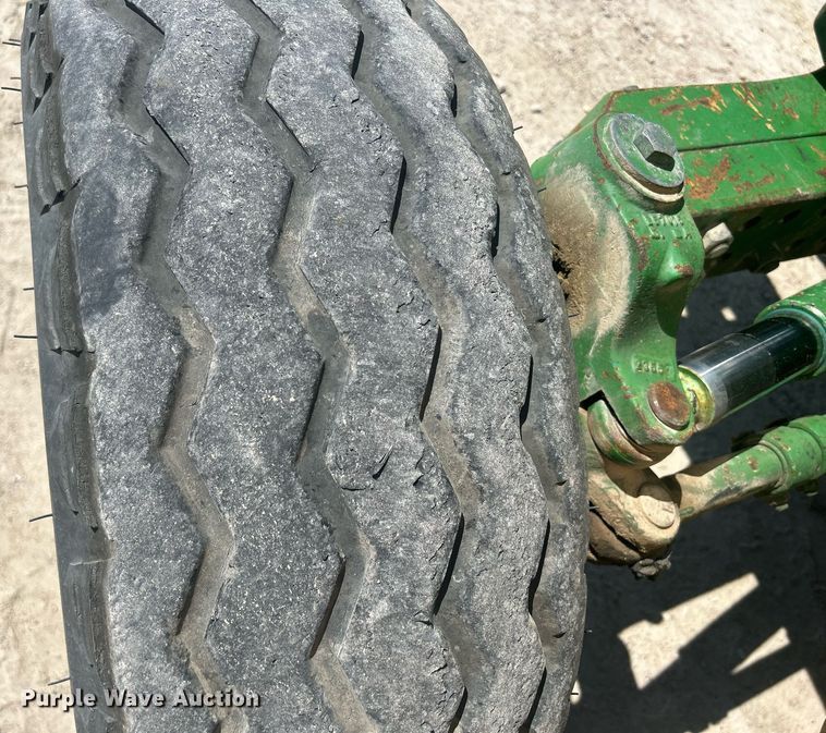 image for item DQ0903 1993 John Deere 6400  tractor