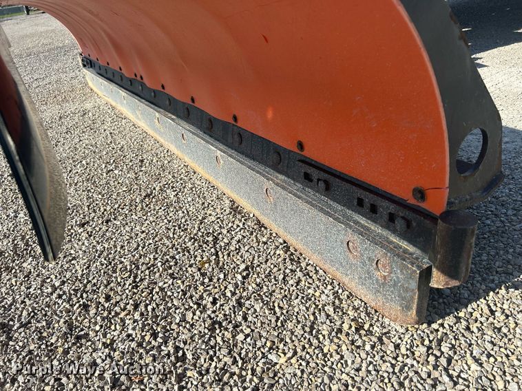 image for item DQ0905 2002 Freightliner FL70  dump truck