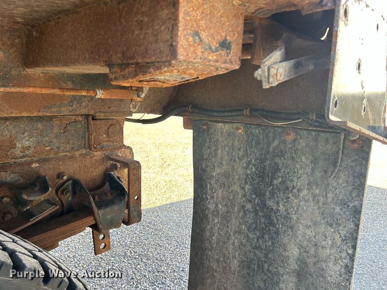 image for item DQ0905 2002 Freightliner FL70  dump truck