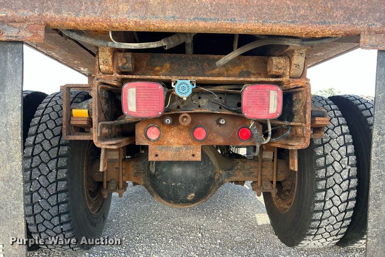 image for item DQ0905 2002 Freightliner FL70  dump truck