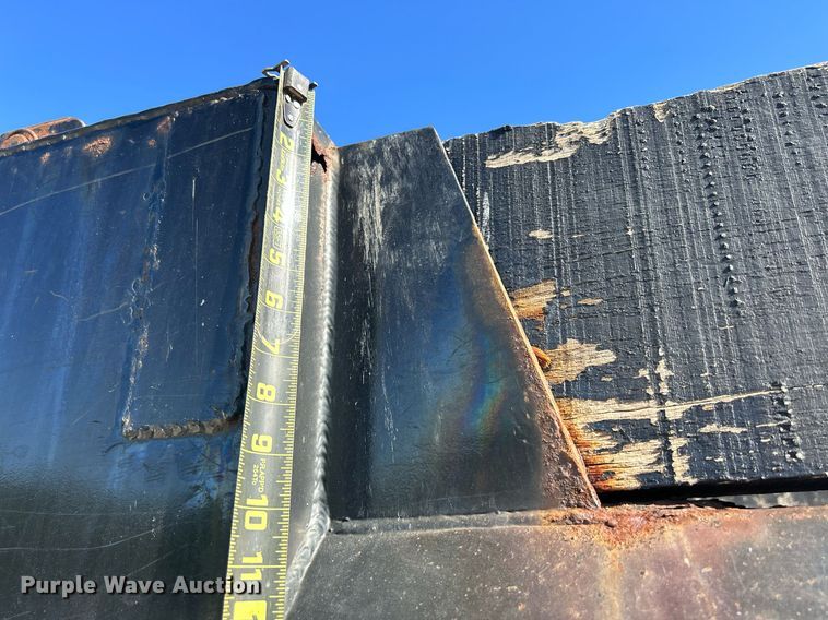 image for item DQ0905 2002 Freightliner FL70  dump truck