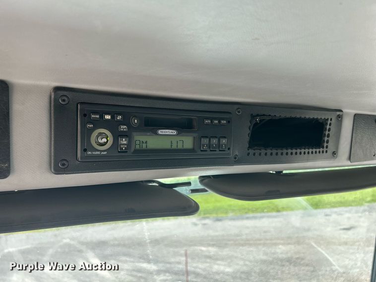 image for item DQ0905 2002 Freightliner FL70  dump truck