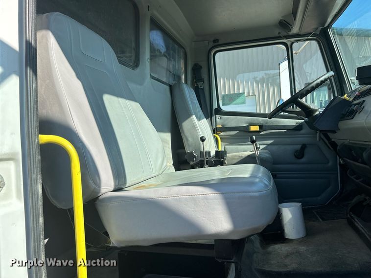 image for item DQ0905 2002 Freightliner FL70  dump truck