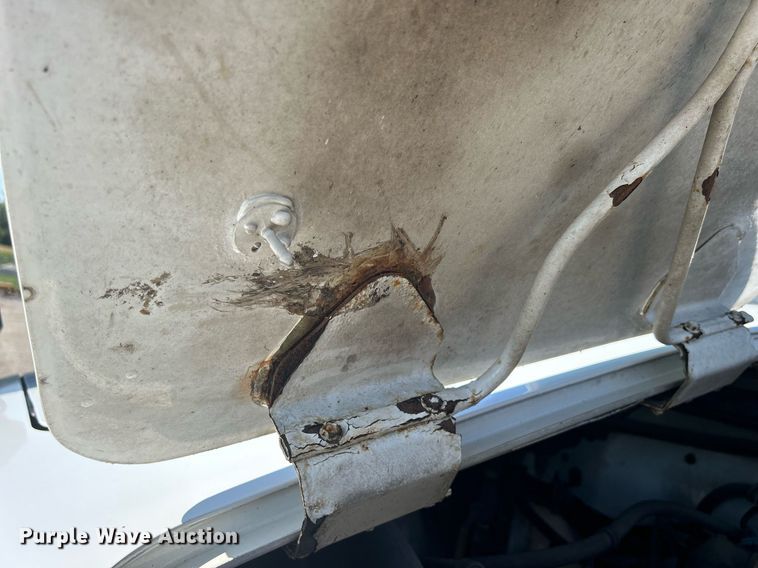 image for item DQ0905 2002 Freightliner FL70  dump truck