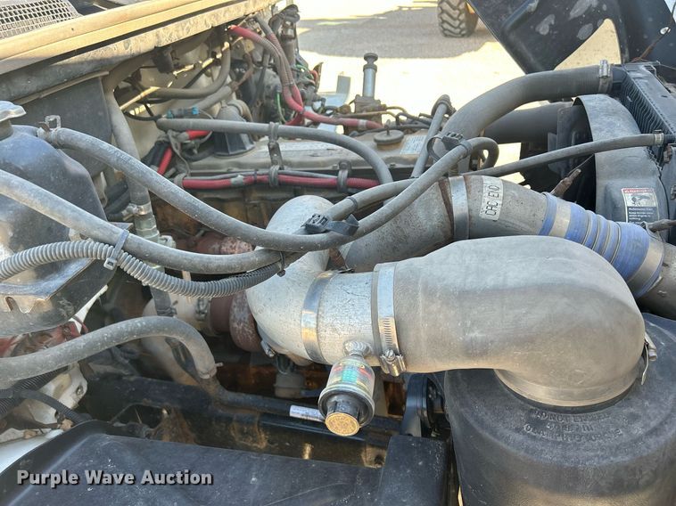 image for item DQ0905 2002 Freightliner FL70  dump truck