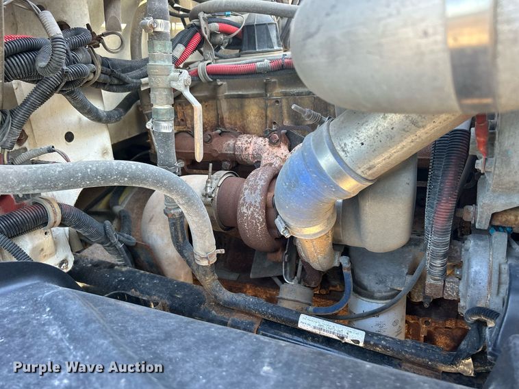 image for item DQ0905 2002 Freightliner FL70  dump truck